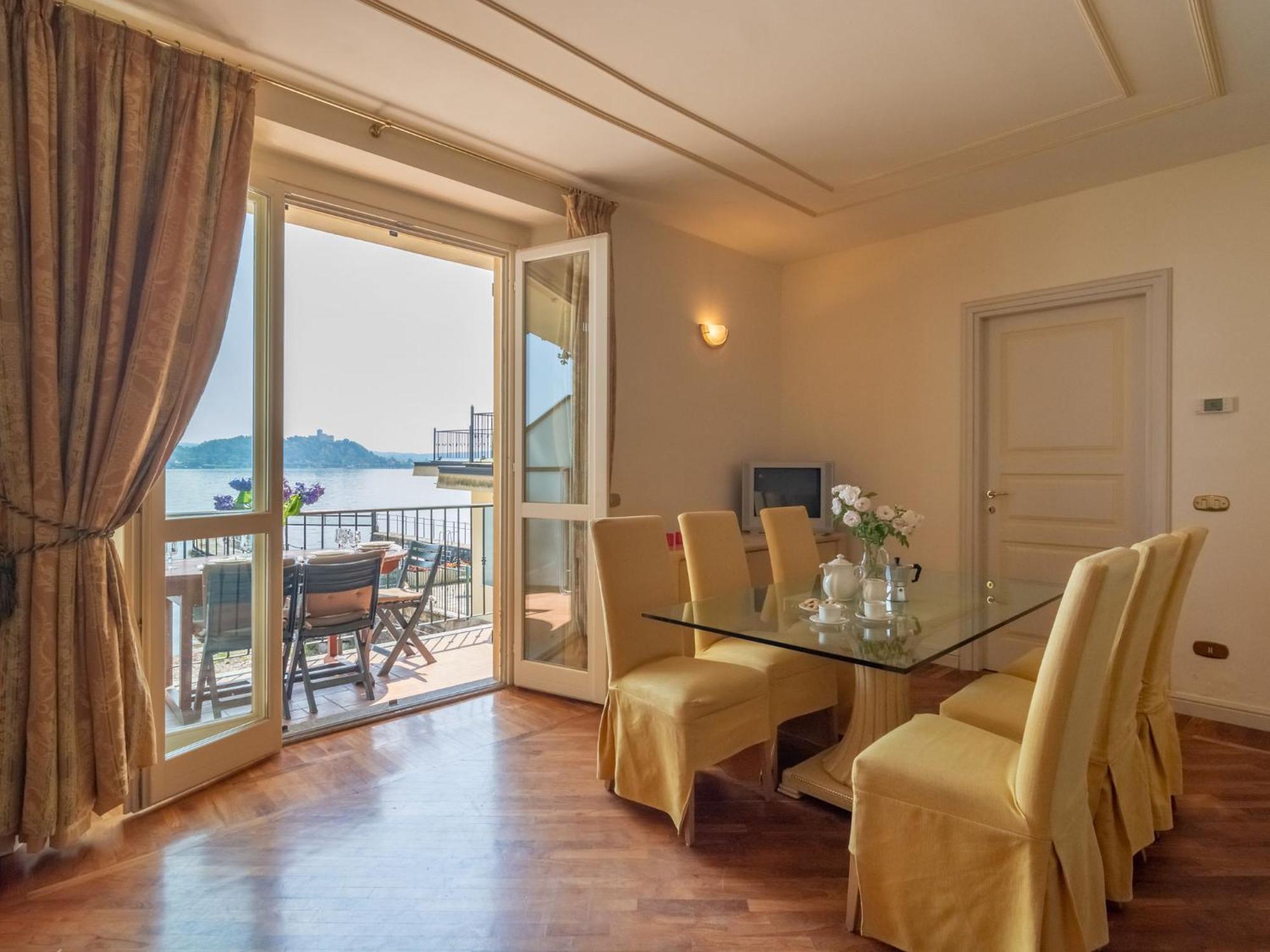 Residence Villa Greta Meina Bagian luar foto